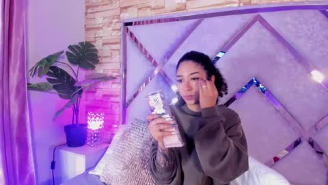 Snapshot of _lanna_jhonson_ chatting on 09/29/25, 01:00 Lanna online show from 09/29/25, 01:00