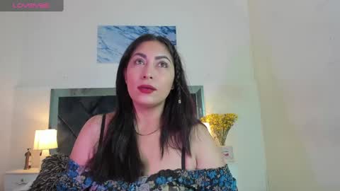 Lauralove online show from 02/26/25, 10:20