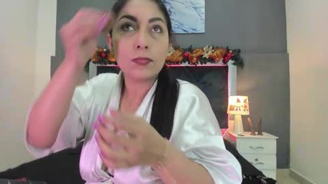 Lauralove online show from 12/21/25, 03:30