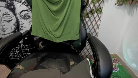 Layne online show from 02/21/25, 07:56