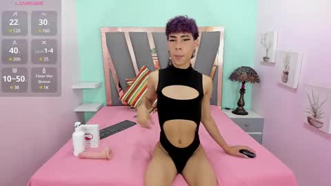 Snapshot of _lemmon_ chatting on 02/18/25, 07:41  L E M M O N  online show from 02/18/25, 07:41