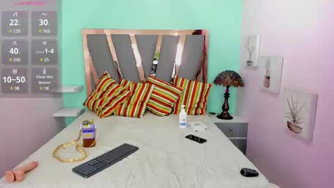 Snapshot of _lemmon_ chatting on 02/26/25, 08:33  L E M M O N  online show from 02/26/25, 08:33
