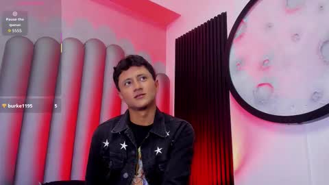 Snapshot of _leohot_ chatting on 11/25/25, 03:39 _leohot_ online show from 11/25/25, 03:39