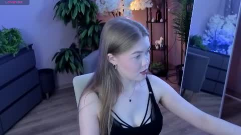 _liilcrystal_ online show from 07/04/26, 07:20