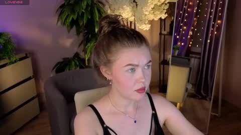 _liilcrystal_ online show from 07/10/26, 08:11