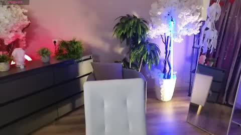 _liilcrystal_ online show from 07/11/26, 07:49