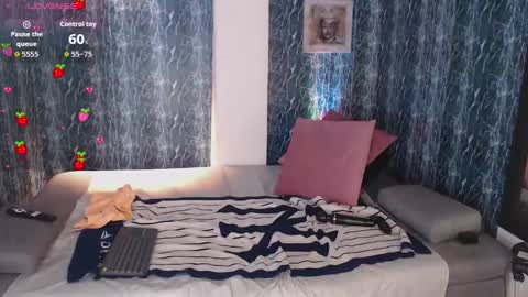 Snapshot of _lilithrose chatting on 09/19/25, 08:42 Ask me online show from 09/19/25, 08:42