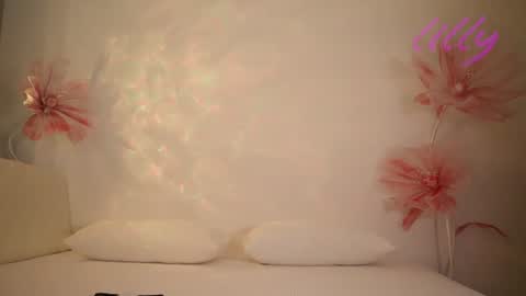 _lillilly_ online show from 07/07/26, 07:23