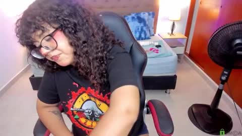 Snapshot of _lilly_miller chatting on 09/19/25, 08:42 Liily online show from 09/19/25, 08:42