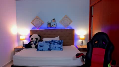 Liily online show from 09/24/25, 10:46