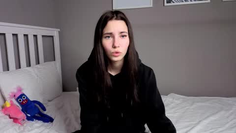 Emma online show from 11/28/25, 06:32