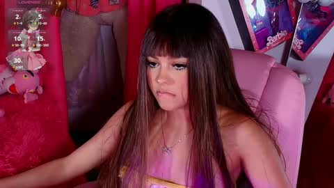 Snapshot of _little_glrl_ chatting on 09/15/25, 08:36 _little_glrl_ online show from 09/15/25, 08:36