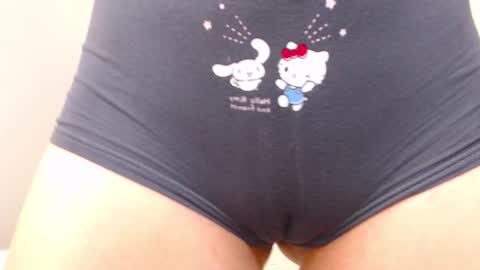 Snapshot of _little_misss chatting on 11/11/25, 07:19 Mila online show from 11/11/25, 07:19