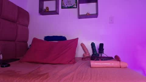 Lorrayne online show from 01/15/25, 02:56