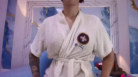 Lorrayne online show from 09/23/25, 12:08