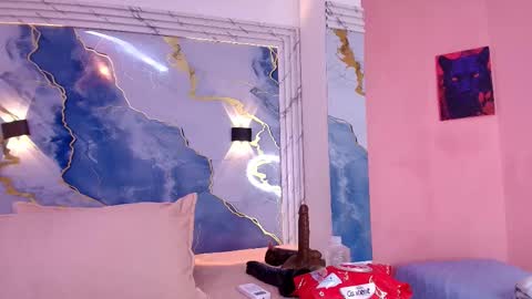 Lorrayne online show from 10/21/25, 12:06