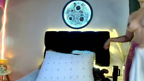 Snapshot of _lorrayne_ chatting on 04/18/26, 12:09 Lorrayne online show from 04/18/26, 12:09
