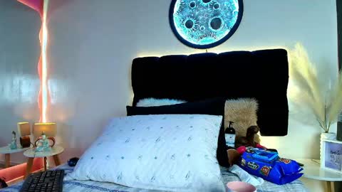 Snapshot of _lorrayne_ chatting on 04/20/26, 12:08 Lorrayne online show from 04/20/26, 12:08