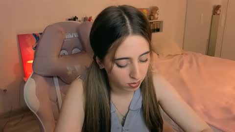 Snapshot of _loveliness_ chatting on 11/21/25, 03:33 Amanda mandy online show from 11/21/25, 03:33