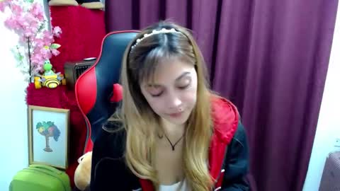 Snapshot of _luna10 chatting on 11/15/25, 06:59 _luna10 online show from 11/15/25, 06:59