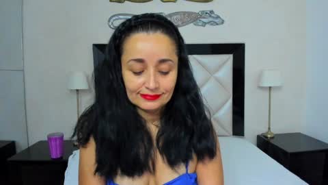  luna  sweet  online show from 01/19/25, 03:18