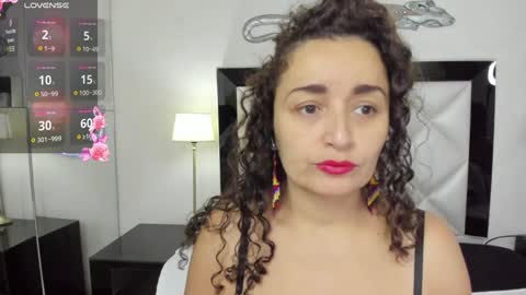  luna  sweet  online show from 02/02/25, 02:59