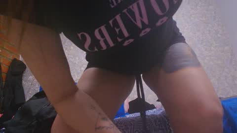 Snapshot of _luna_caliente chatting on 01/21/25, 03:04 Luna online show from 01/21/25, 03:04