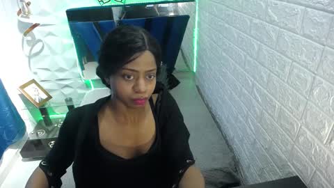  luna ebony  online show from 09/17/25, 09:16