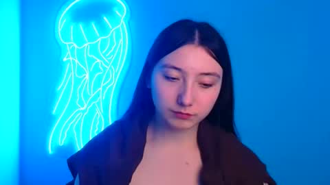 Luna online show from 10/06/25, 05:16