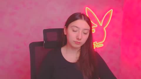 Luna online show from 10/22/25, 05:19