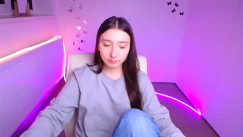 Luna online show from 10/29/25, 06:48