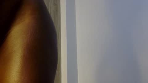 Luna online show from 09/27/25, 04:50