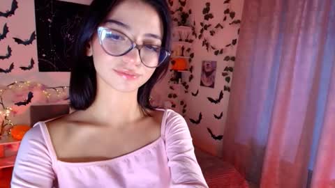 Luna online show from 10/23/25, 05:40