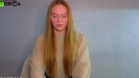 Welcome guys  Pleasure to see you all here  My name is Lysafeta and MichaelaTip menu is active Private is open  online show from 02/01/25, 05:18