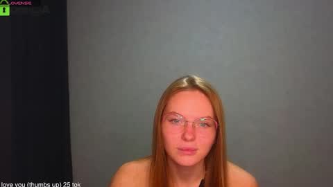 Welcome guys  Pleasure to see you all here  My name is Lysafeta and MichaelaTip menu is active Private is open  online show from 11/04/25, 06:07