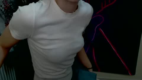 Clara online show from 12/04/24, 12:03