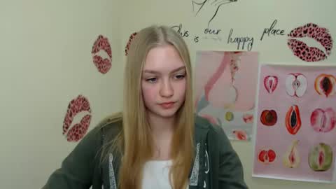 Clara online show from 01/04/25, 11:00
