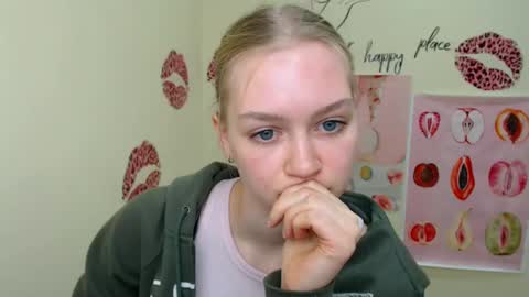 Clara online show from 01/26/25, 10:02