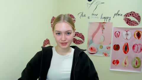 Clara online show from 02/12/25, 07:34