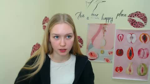 Clara online show from 02/18/25, 10:16