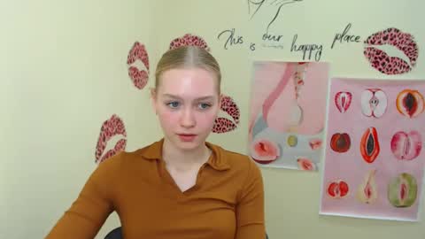Clara online show from 02/19/25, 10:23