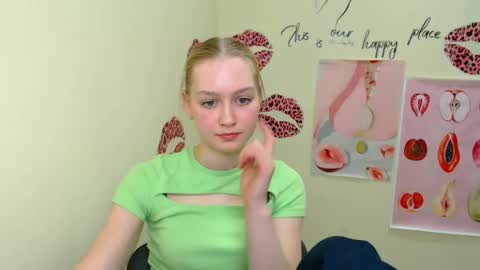 Clara online show from 02/22/25, 04:40