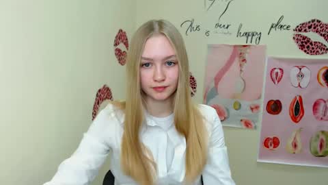 Clara online show from 03/08/25, 07:27