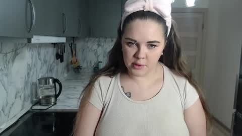 Kate online show from 12/31/24, 03:01