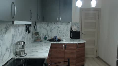 Kate online show from 02/23/25, 10:20