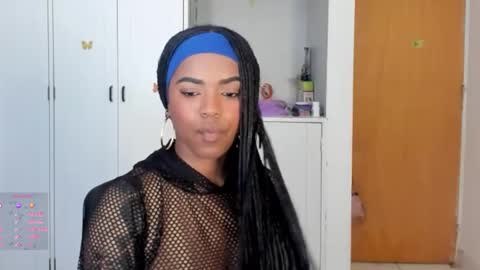 Snapshot of _marcela_22 chatting on 09/18/25, 01:40 MARCELA online show from 09/18/25, 01:40