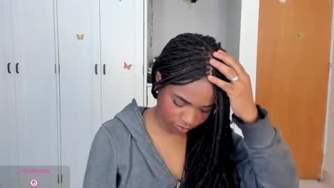 Snapshot of _marcela_22 chatting on 09/24/25, 04:10 MARCELA online show from 09/24/25, 04:10