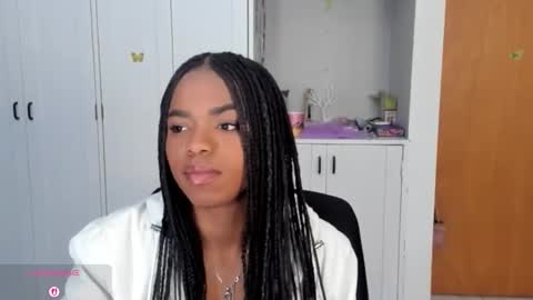 Snapshot of _marcela_22 chatting on 09/28/25, 09:09 MARCELA online show from 09/28/25, 09:09