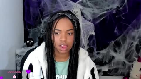 Snapshot of _marcela_22 chatting on 10/12/25, 01:26 MARCELA online show from 10/12/25, 01:26