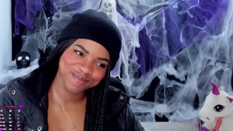 Snapshot of _marcela_22 chatting on 10/15/25, 11:16 MARCELA online show from 10/15/25, 11:16